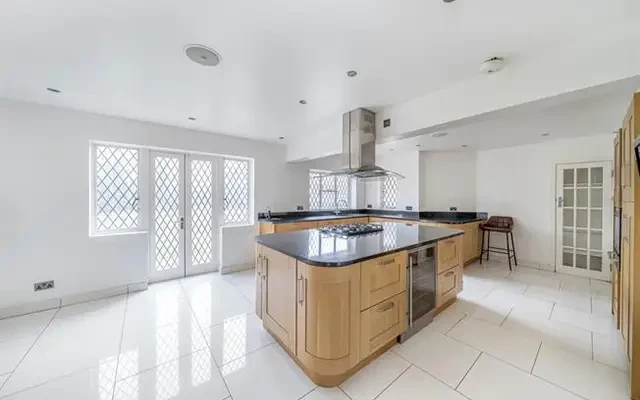 Ashley Road, Walton-On-Thames, KT12 1HG 3