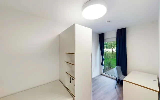 Furnished 1 room apartment with terrace - just 25 min. by public transport to Friedrichshain 0