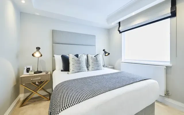 Fulham Road 12263# 2