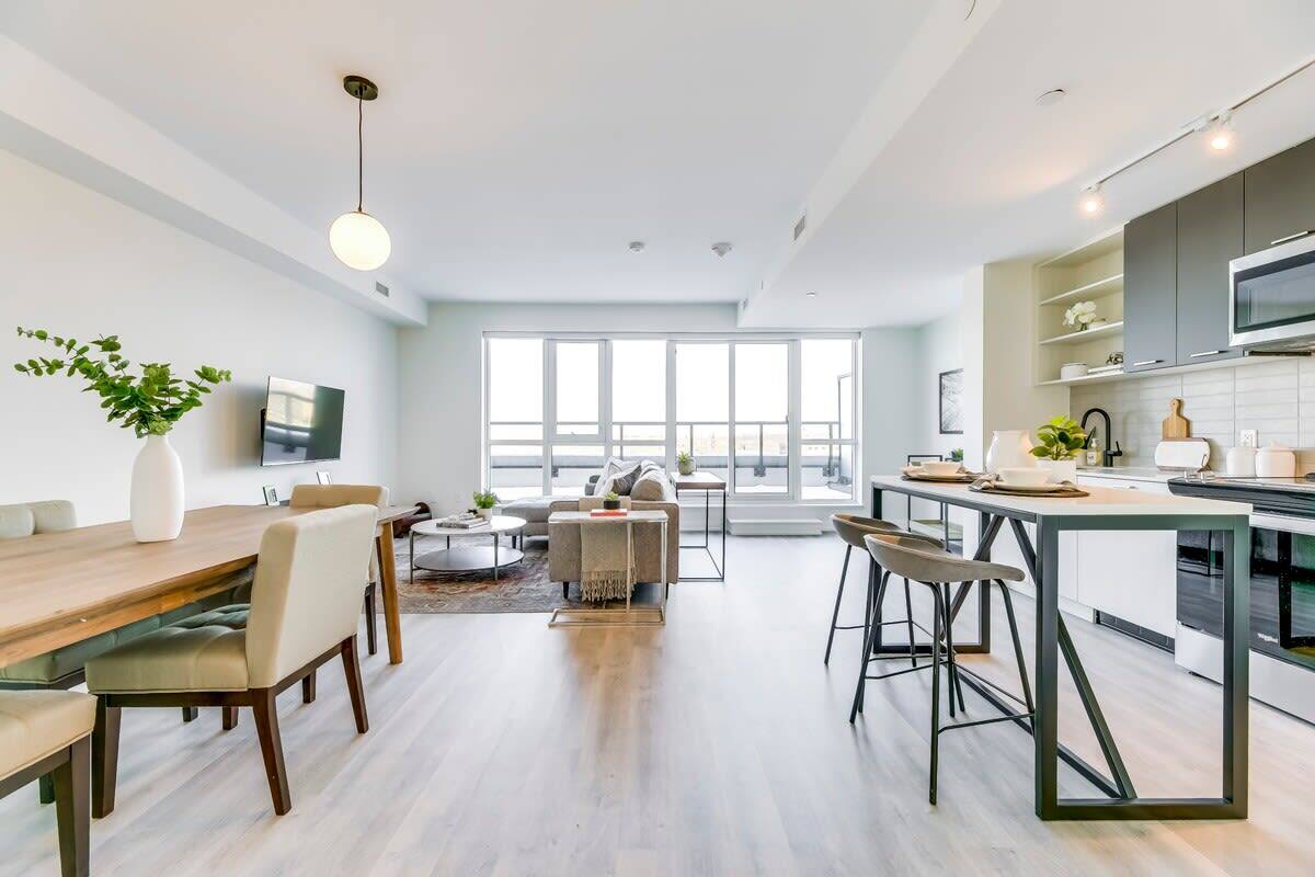 2300 st clair ave w #722