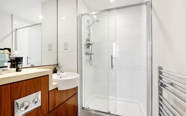 LH-Ellesmere Court 4