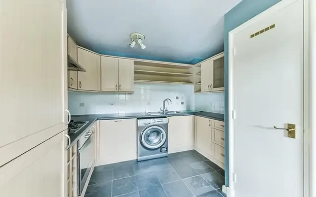 Leeward Court, Asher Way, Wapping, London, E1W 2JY 4