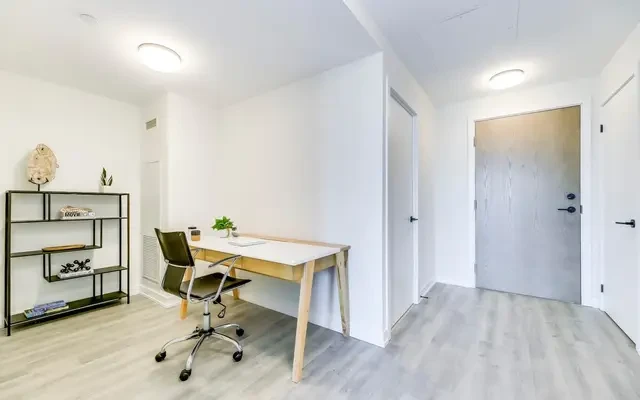 2300 st clair ave w #722 2