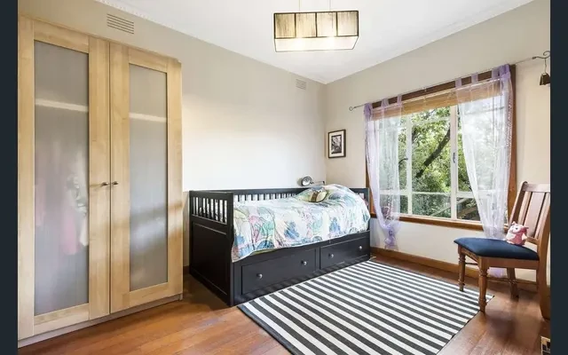 8 Watson Avenue, Mont Albert North 3