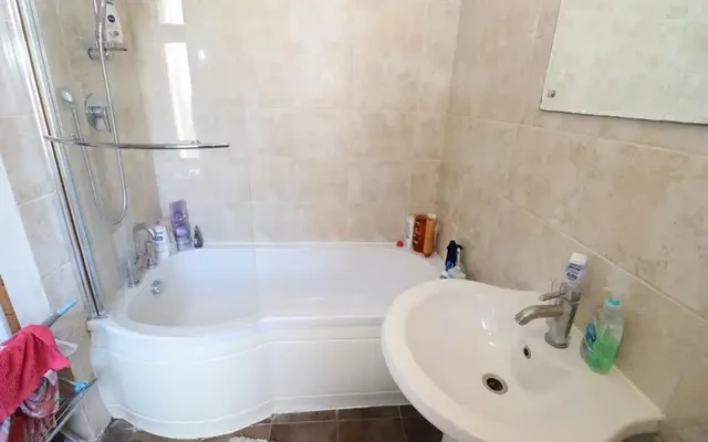 apartment in Ilford 1