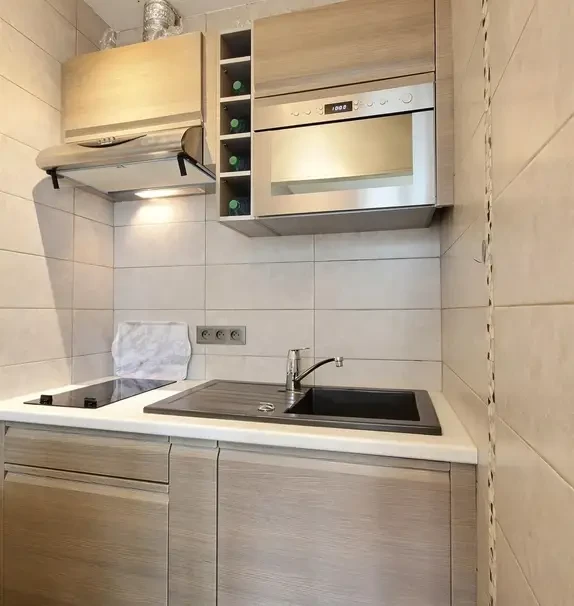 studio in 8th arrondissement, Paris