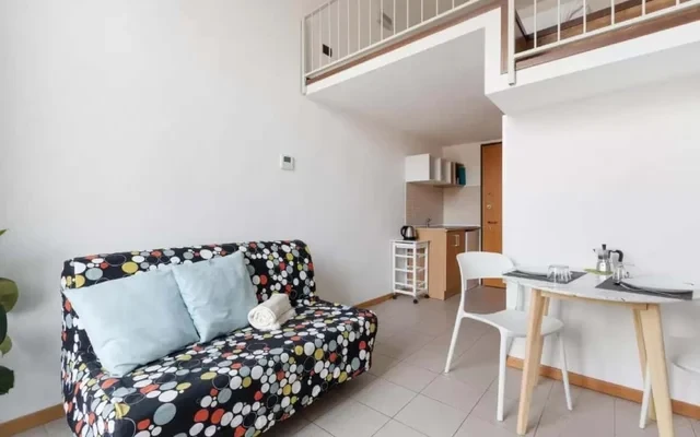 Monolocale su 2 livelli Milano-Corso Magenta! 2