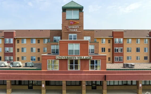 University Village Apartments - chỗ ở sinh viên tại Minneapolis