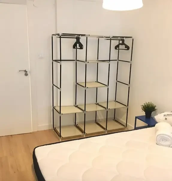 Bright double bedroom in Zaragoza close to Parque de las Delicias