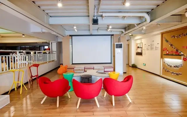 窝趣广州南洲地铁站轻社区 3