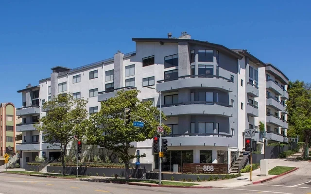888 Hilgard Apartments 0