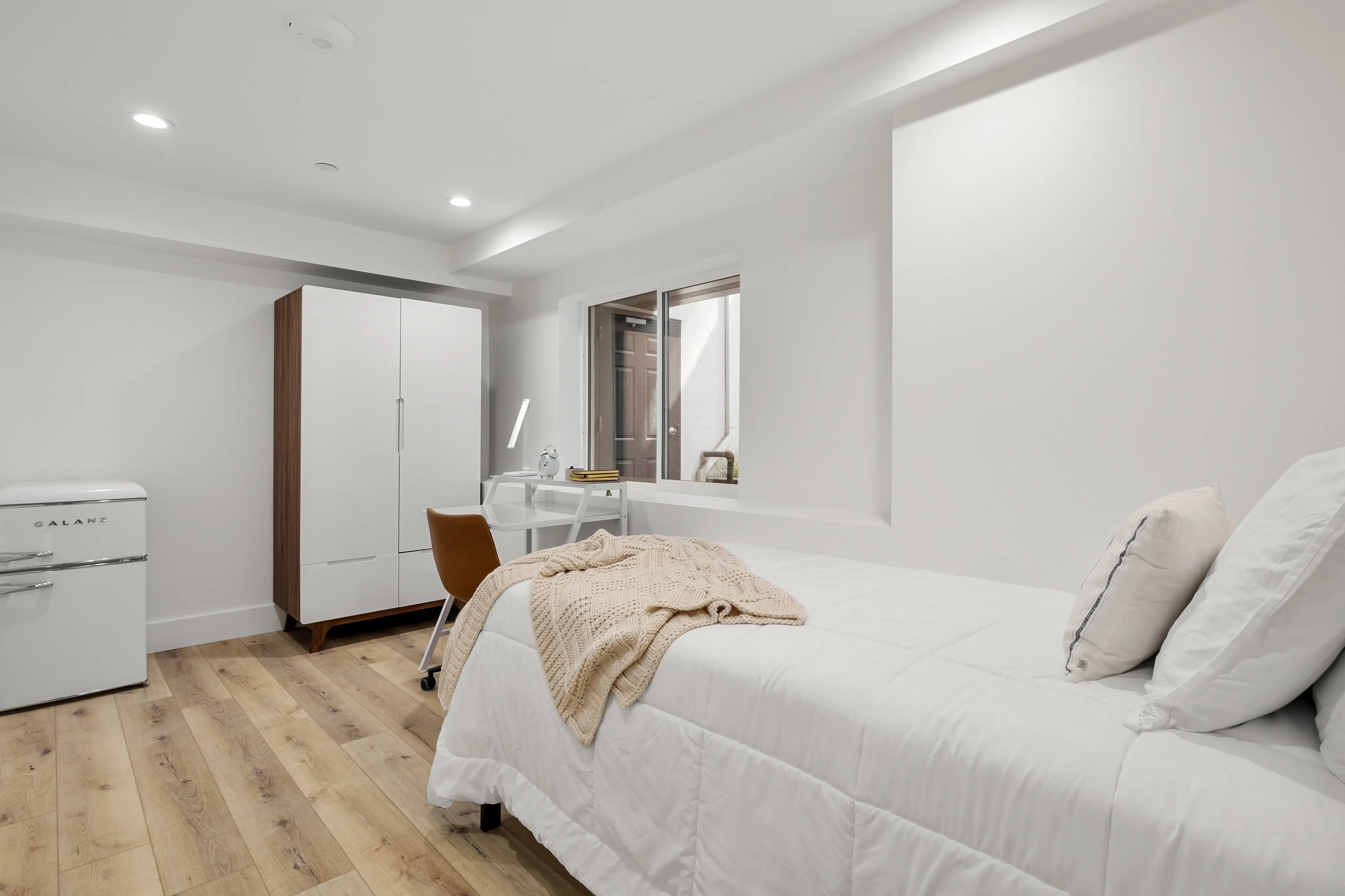 5 Bed 3 Bath Third Floor