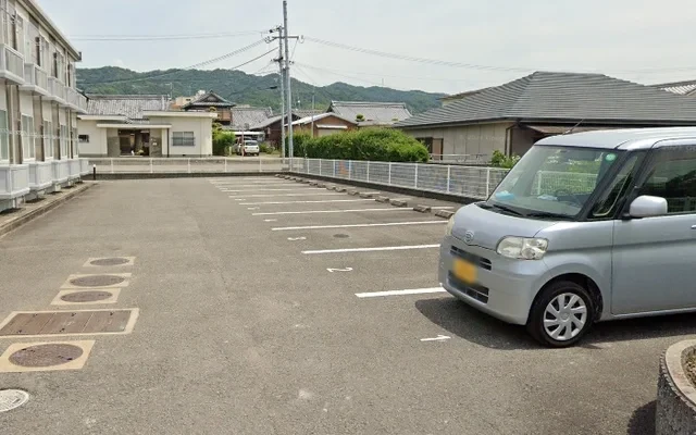 レオパレスルミエール 1