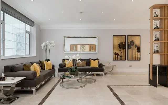 Market Mews, Mayfair, London, W1J 7BZ 4