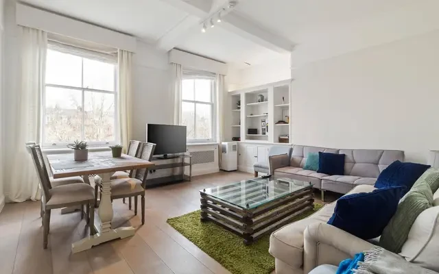 Cadogan Square, London, SW1X 0JW 0