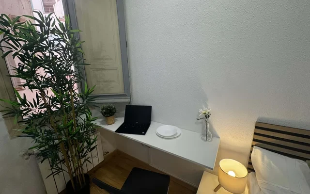 Apartment in Plaza Olavide, 6 bedrooms with 3 balconies on the 2th floor (2H0) 0