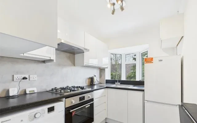 LH-The Avenue Wembley 2