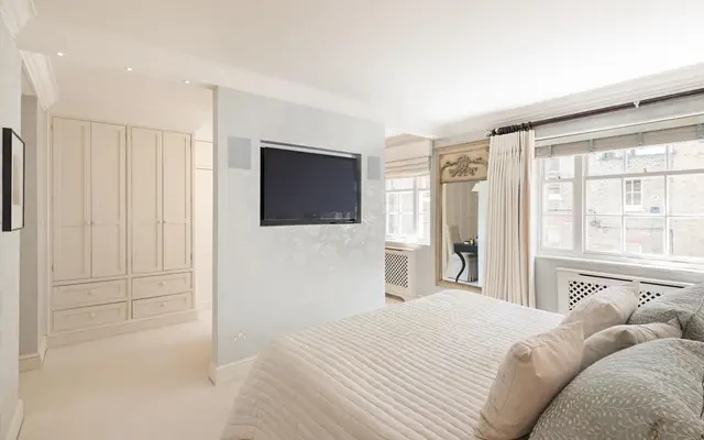Roland Way, South Kensington, London, SW7 3RE 3