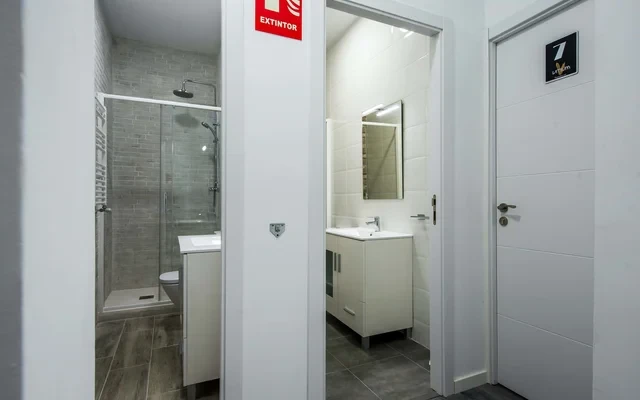 Calle de las Hileras Madrid 28013 Spain 3