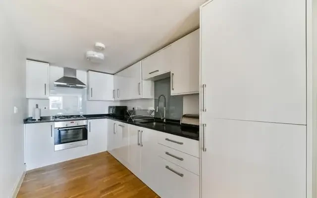 Lodge Lane, Finchley, London, N12 8GA 1