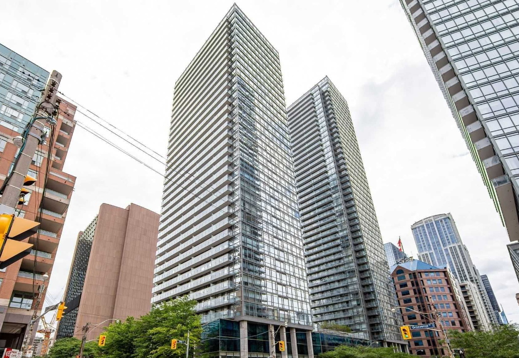 2404 - 37 Grosvenor St