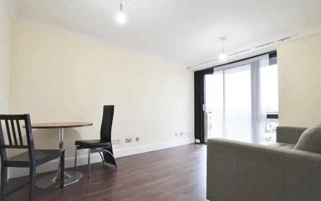 LH-Savoy Court 1