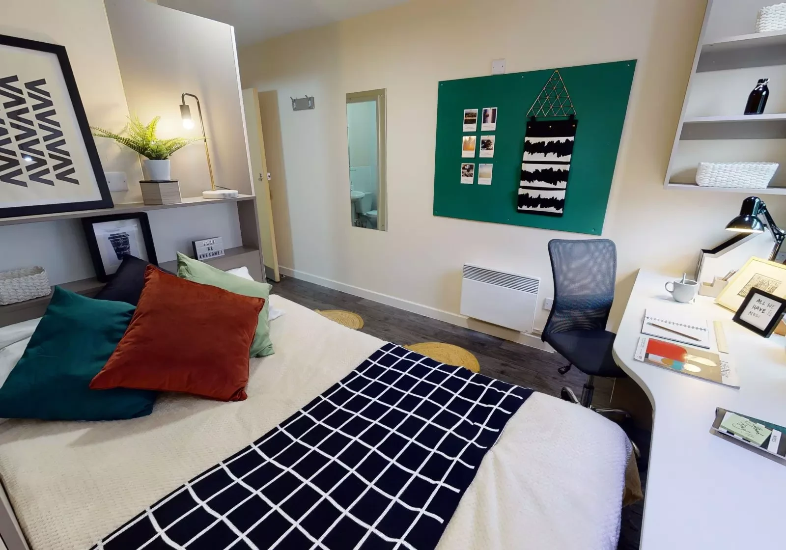 Silver En Suite Plus