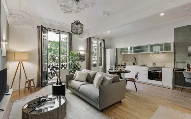 Paestum - Studio and balcony in Eixample Esquerra 1