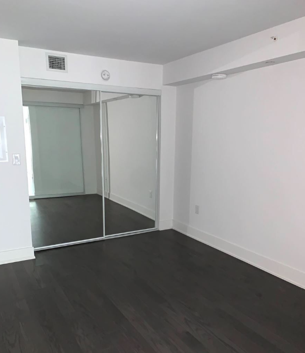 955 Bay St 418