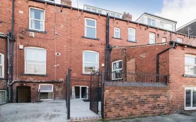 Hyde Park Road 26597# 1