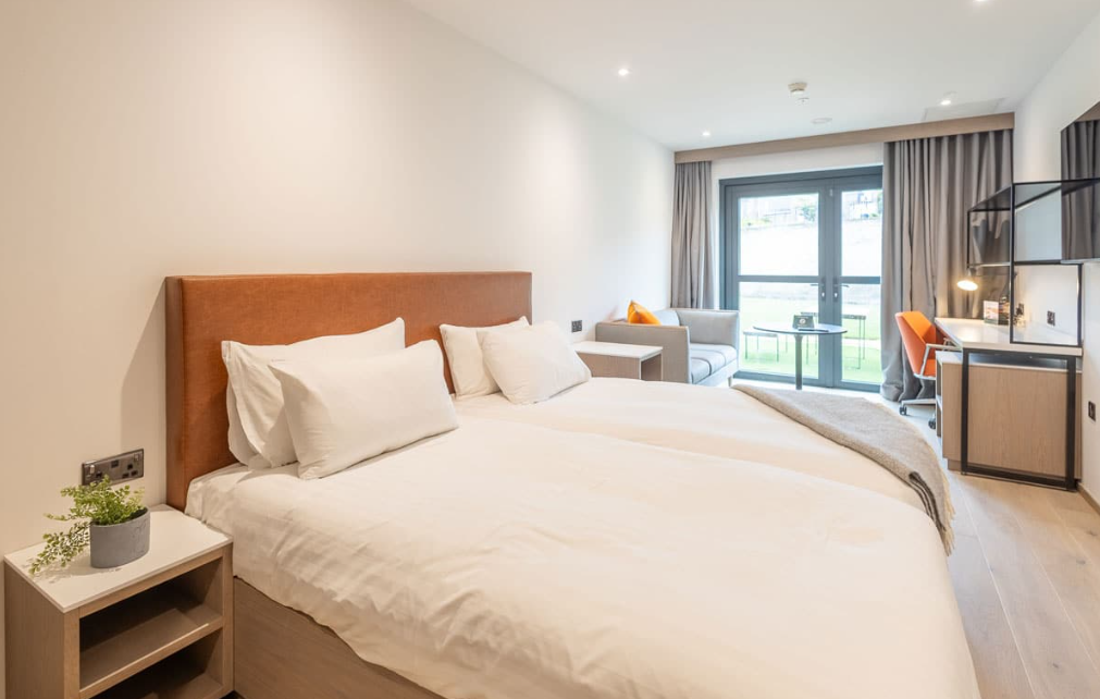 Signature Plus Studio