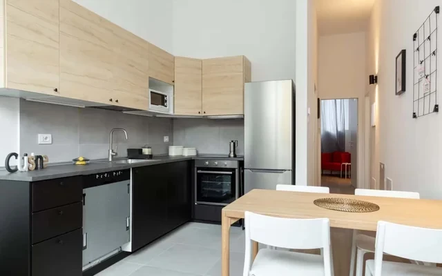 Moderno appartamento con 2 camere da letto a Milano 0