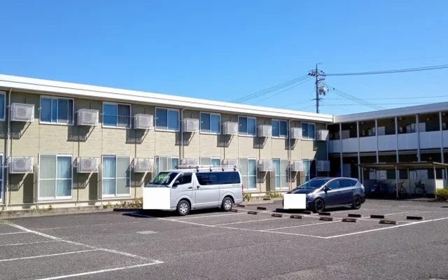 レオパレスコート伊那部 0