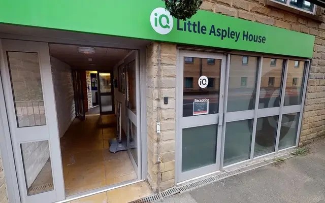iQ Little Aspley House 0