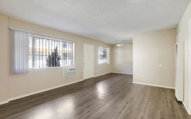 2666 Ellendale Pl 4