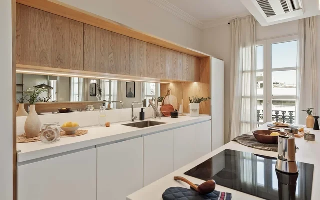 Karakoy - 2 bedrooms and balcony in Eixample Dreta 2