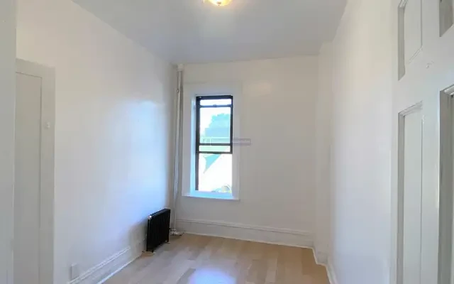 201 West 105th Street 4