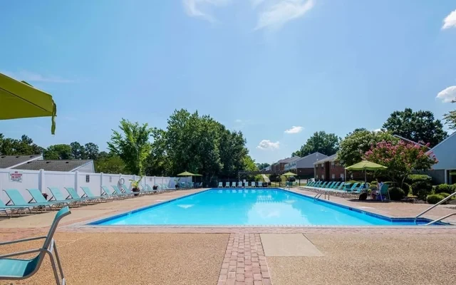 London Towne – Studentenunterkunft in Richmond VA – Schwimmbad