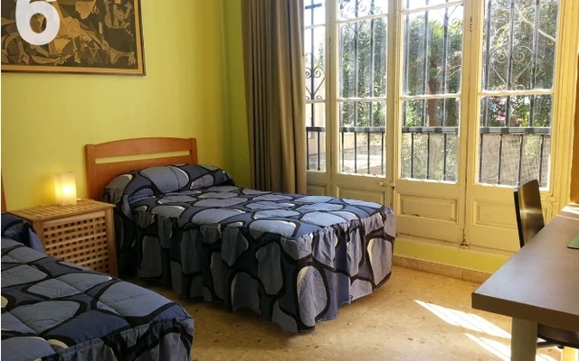 Residencia San Marius on Gran de Gracia St 2