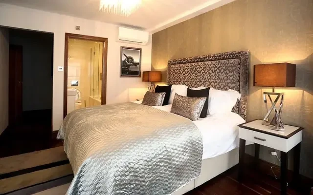 Barrie House, Lancaster Gate, London, W2. W2 3QJ 4