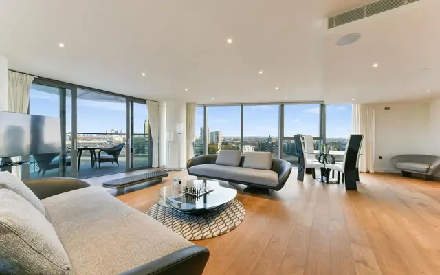 Waterfront Drive, Chelsea, London, SW10 0AA 1