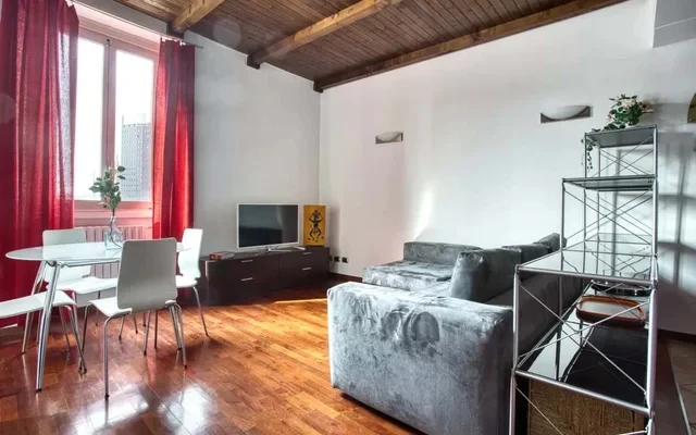 Charming apartment in the heart of Isola district 0