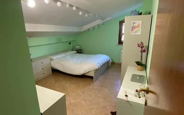 Ampio appartamento bilivello in Via Pachino a Roma 2