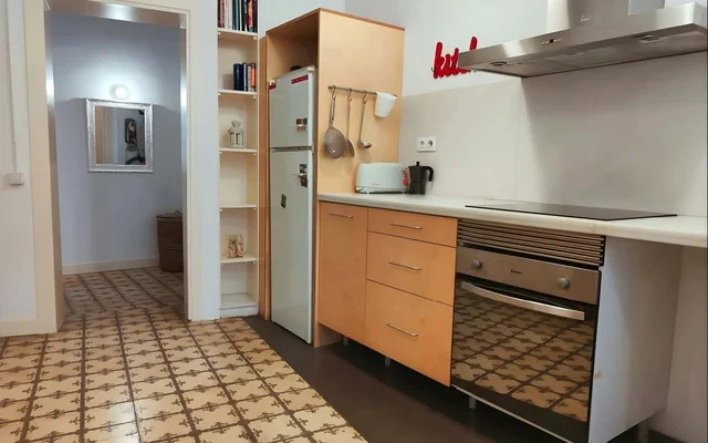 SP1- Centrally located, unique with balcony! 3