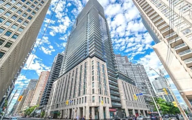 Entire Place·0B1B···955 Bay St 0