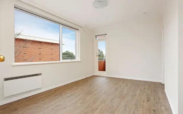 4/85 Merton Street, Albert Park 0