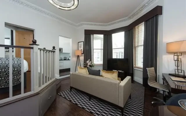 London, SW7 5RN 0