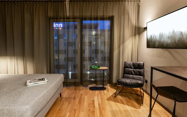 Amelia-Mary-Earhart-Strasse 2