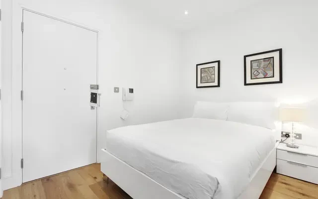 Clapham Road London SW9 4