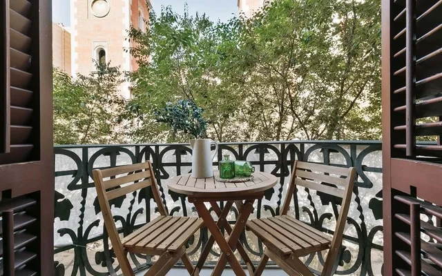 Baia - Studio and balcony in Eixample Esquerra 1